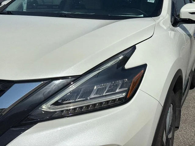 Used 2023 White Nissan SL image 11