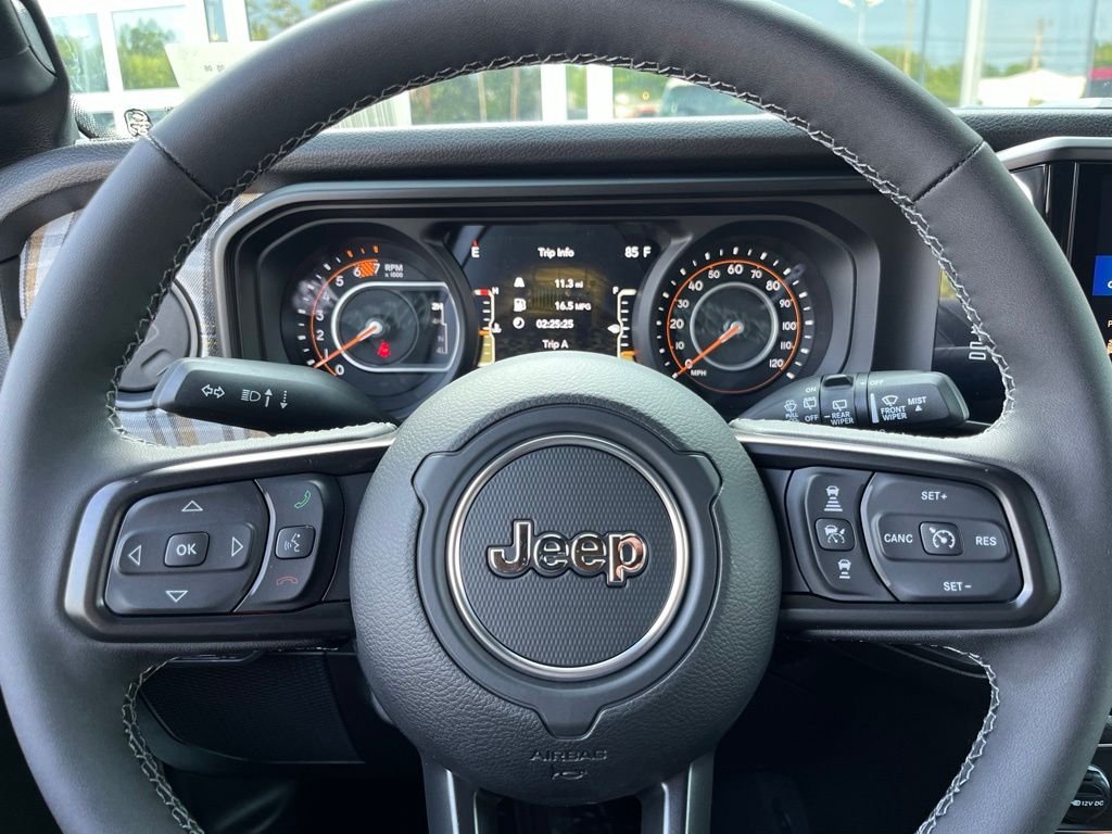 New 2026 Bright White Clear-Coat Exterior Paint Jeep 85th Anniversary Edition image 29