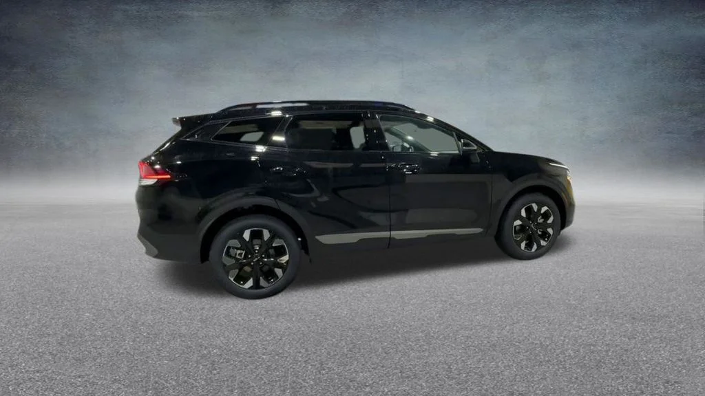 Used 2023 Black Kia X-Line image 24