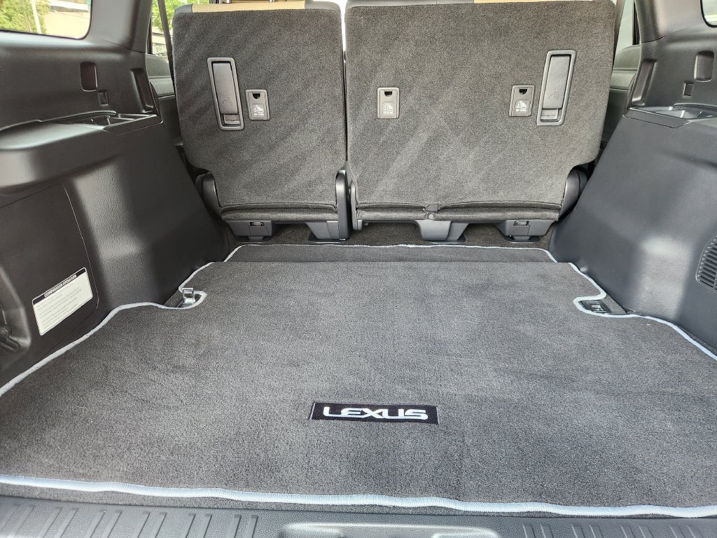 Certified Used 2025 Incognito Lexus 550 Overtrail image 33