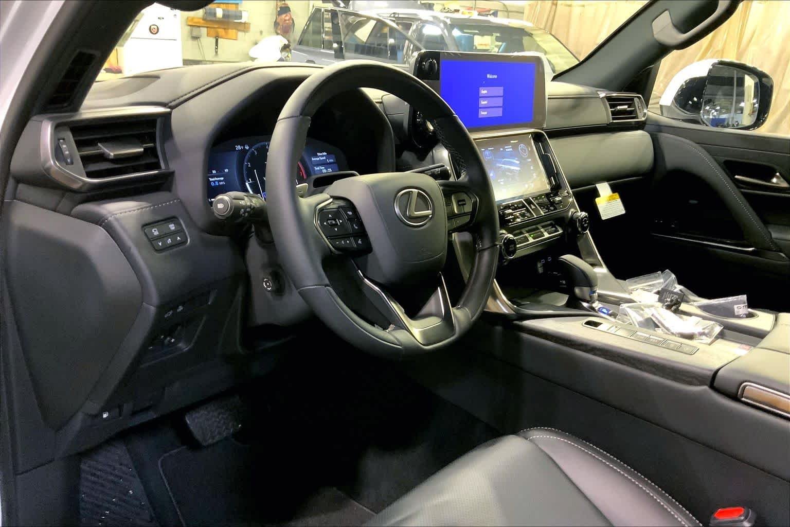 2026 Lexus LX 700h Luxury - Photo 8