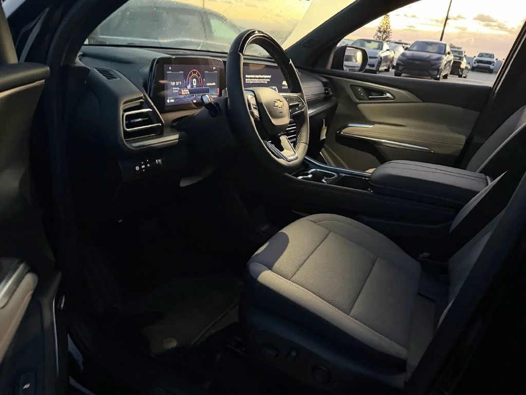 2027 Chevrolet Traverse LT - Photo 11