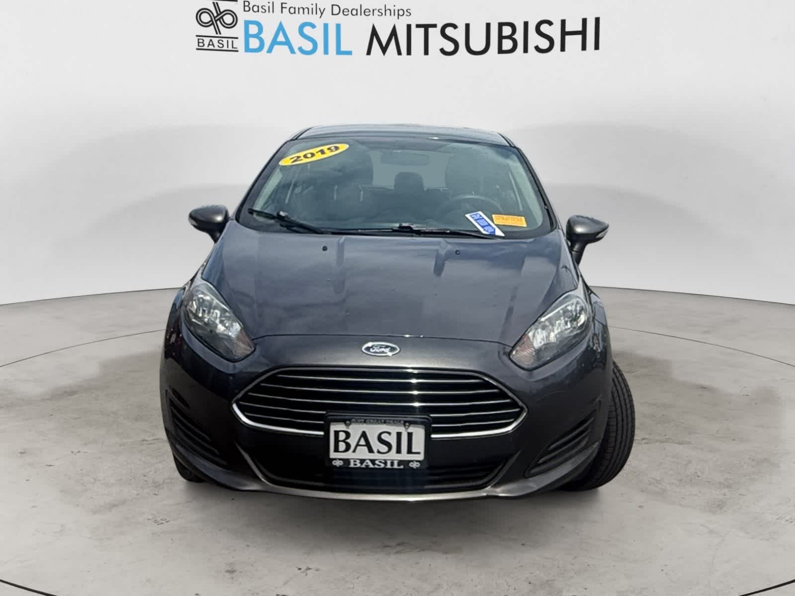 Used 2019 Magnetic Metallic Ford SE image 8