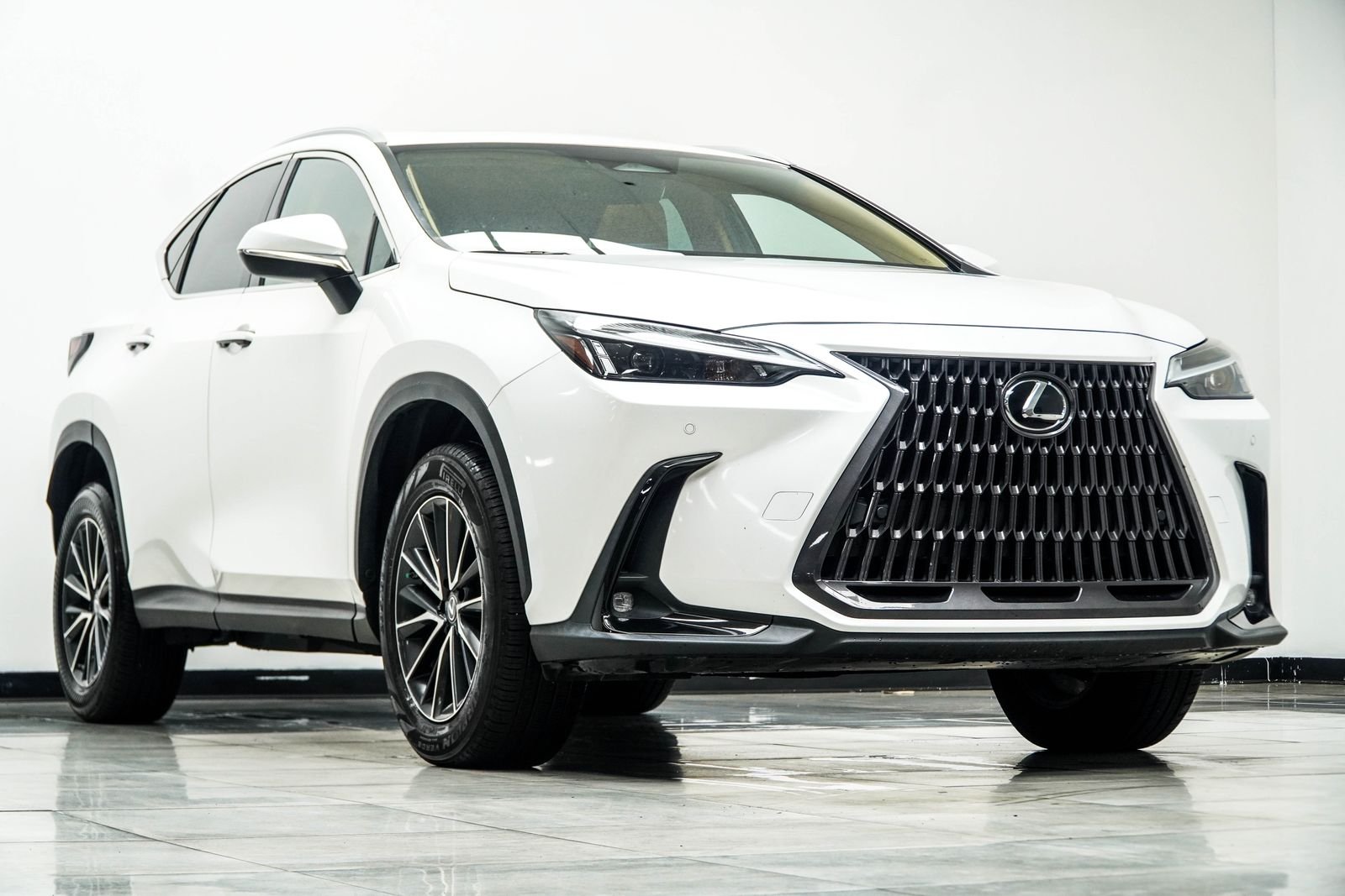 Used 2023 White Lexus 350 Premium image 4