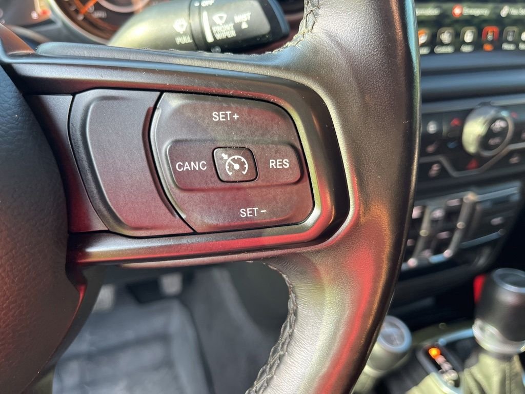 Used 2020 Black Jeep Sport image 19