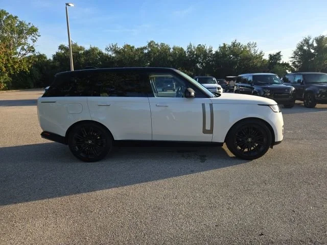 Certified Used 2024 Ostuni Pearl White Metallic Land Rover SE image 6