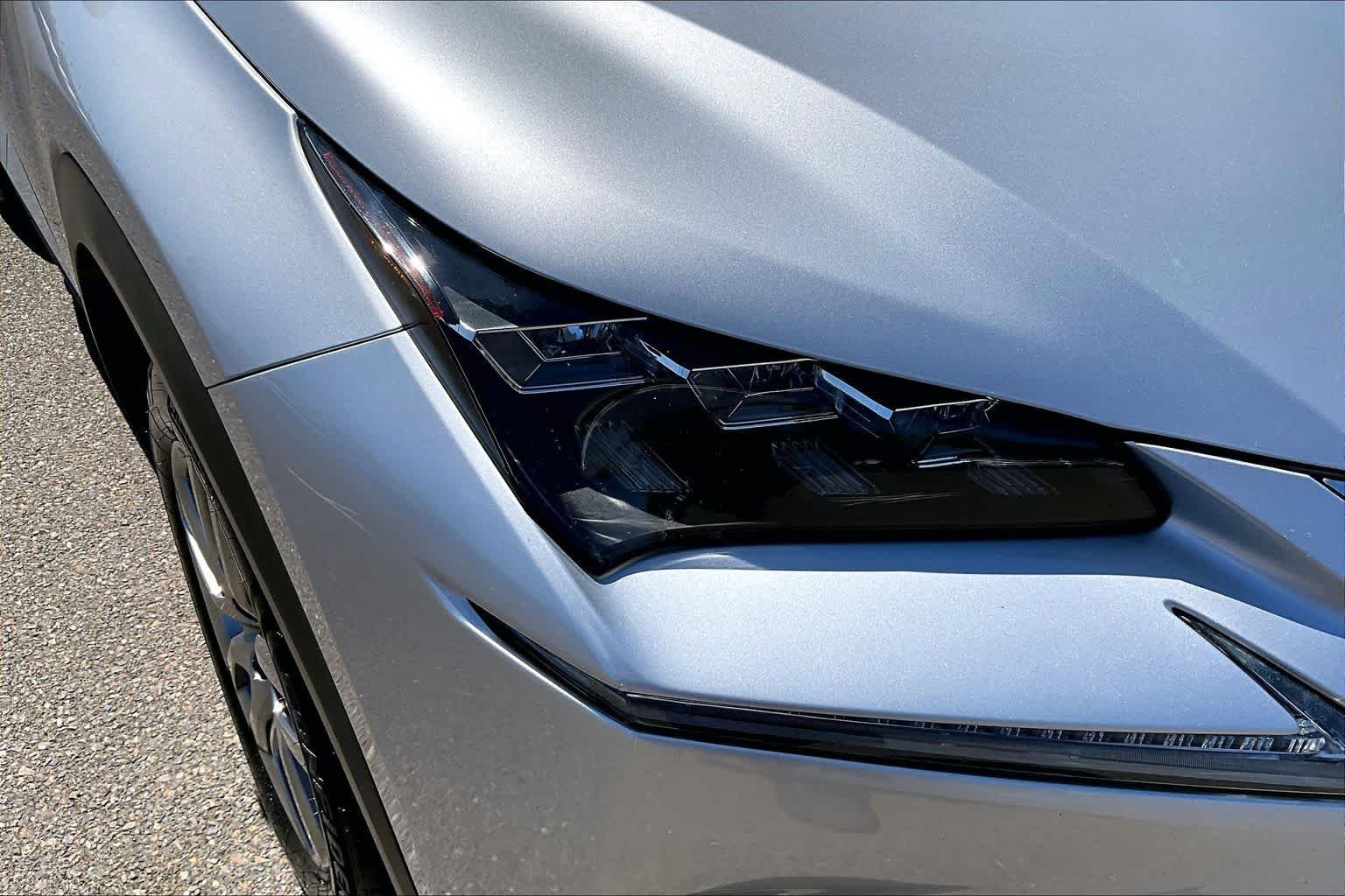 Used 2015 Silver Lining Metallic Lexus  image 27