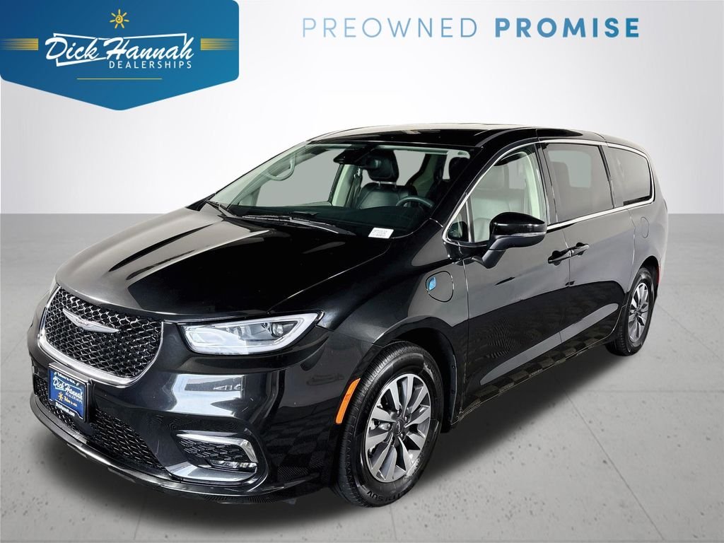 Used 2023 Black Chrysler Touring L image 1