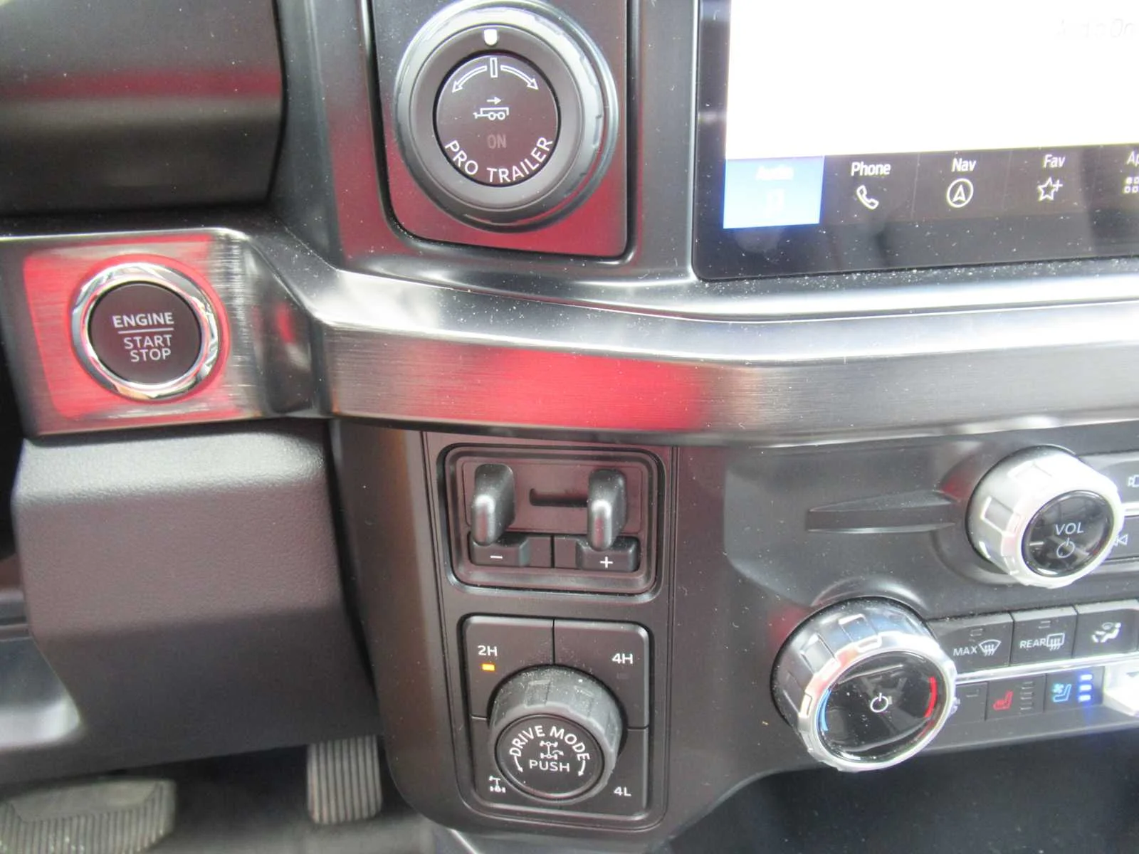 Certified Used 2026 Agate Black Ford LARIAT image 30