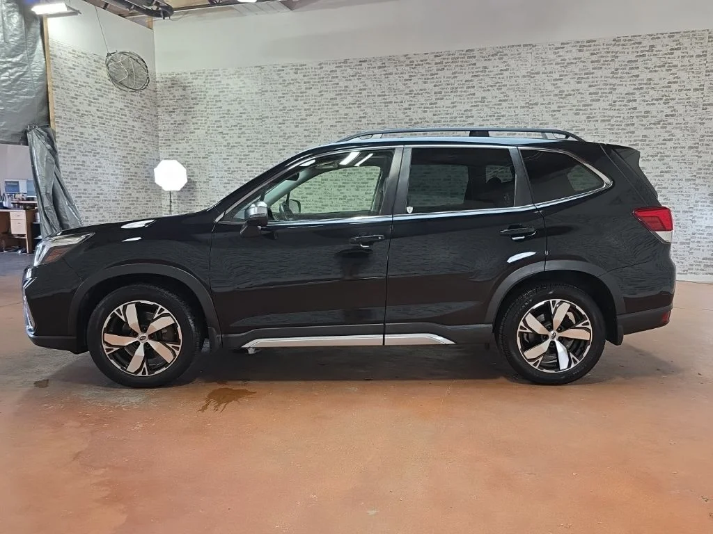 Used 2021 Crystal Black Silica Subaru Touring image 4
