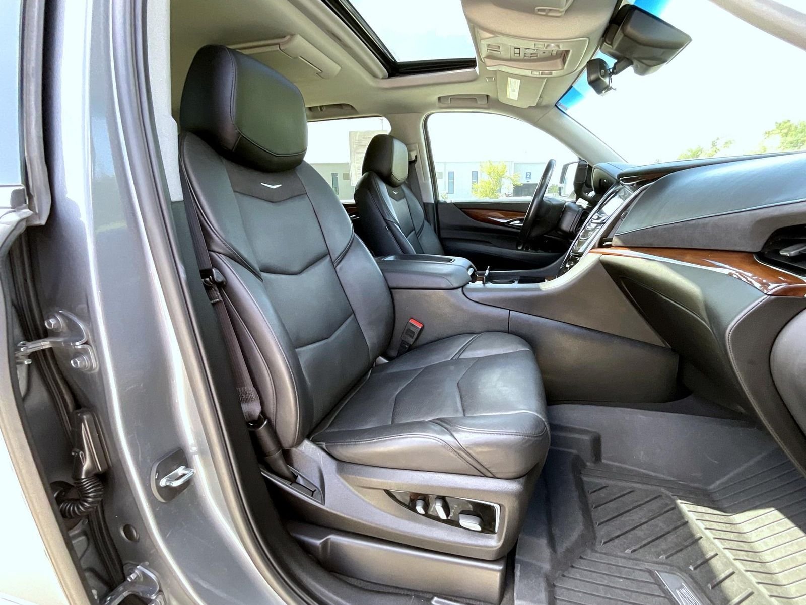 Used 2019 Gray Cadillac Premium Luxury image 16