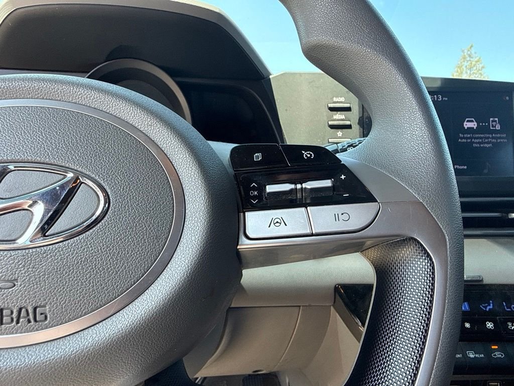 Used 2021 Silver Hyundai Blue image 8