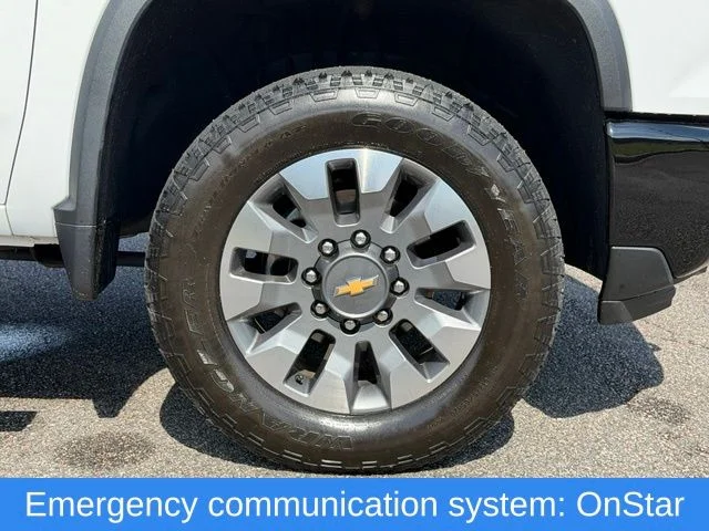 Used 2025 White Chevrolet Custom image 36