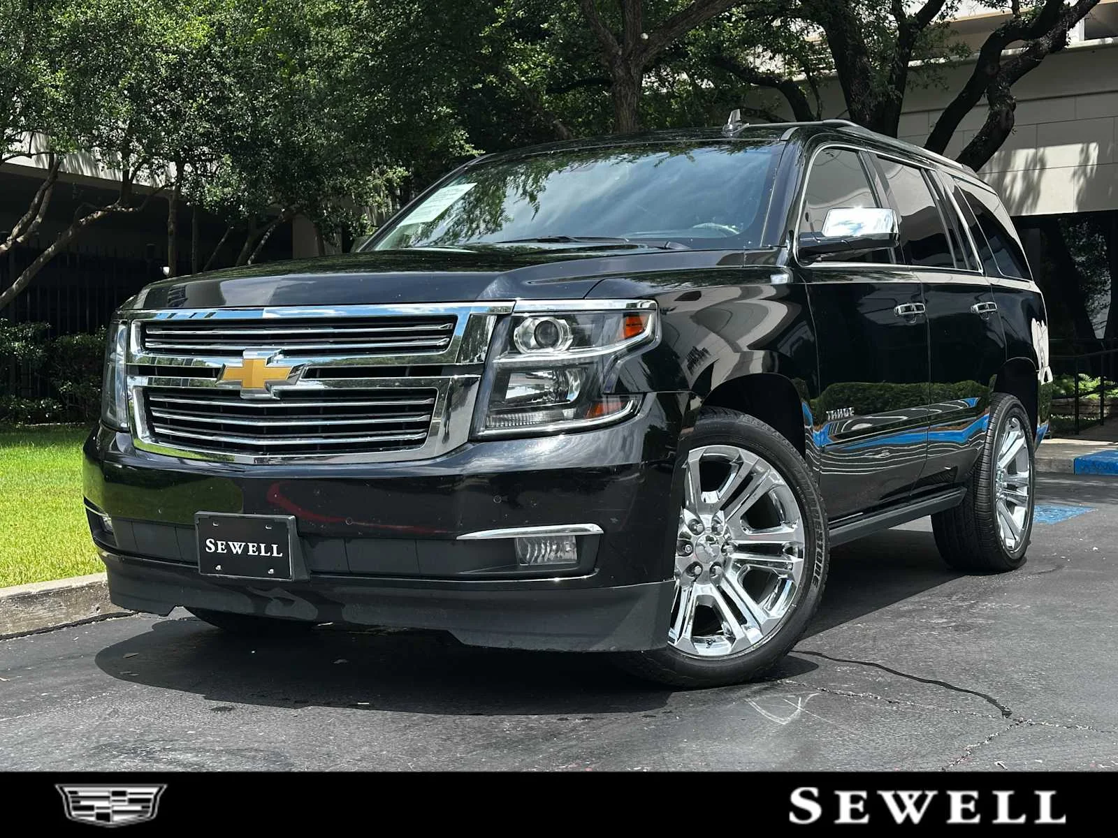 2020 Chevrolet Tahoe 4WD Premier's photo