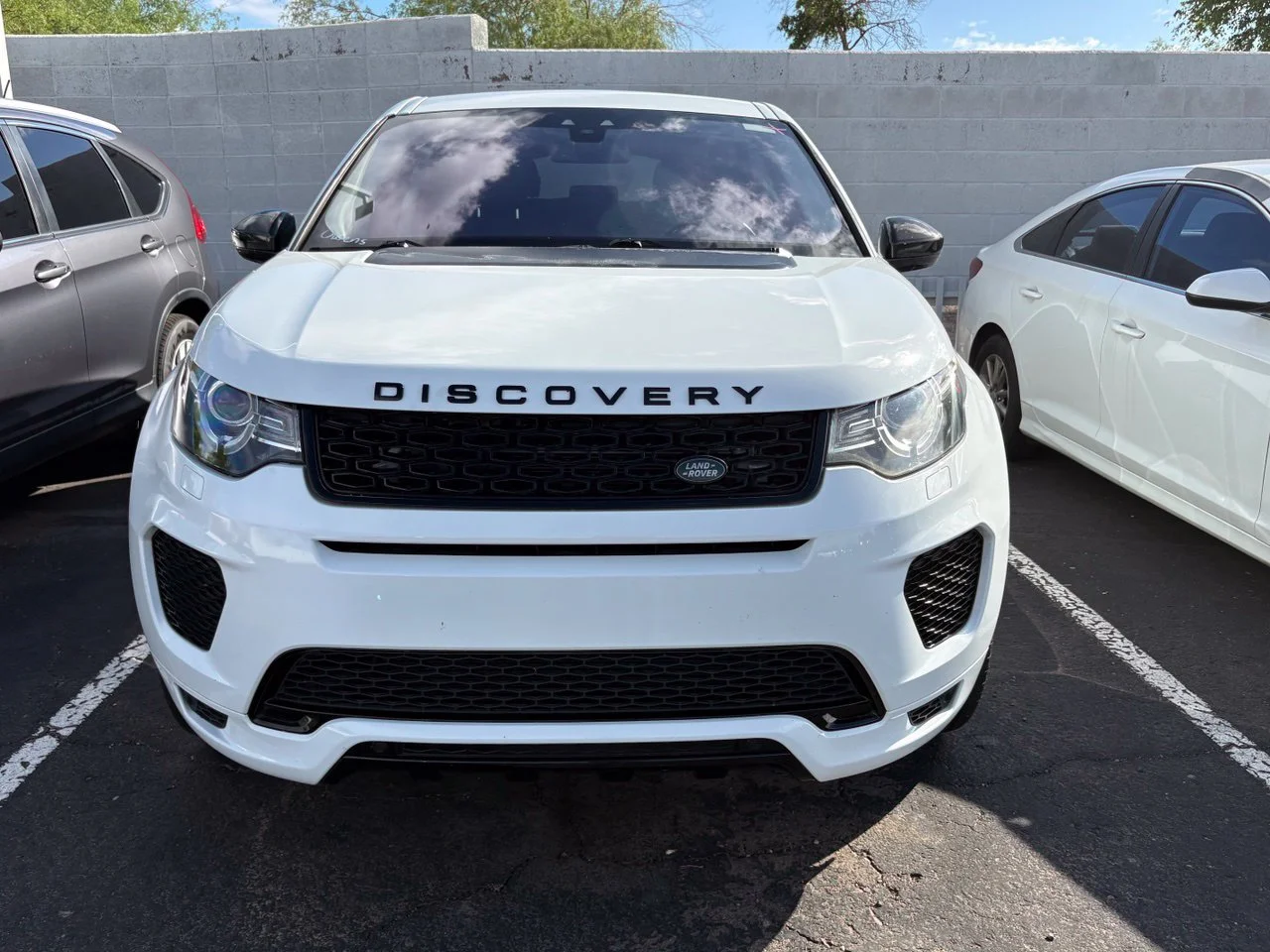 Used 2018 Fuji White Land Rover HSE image 2