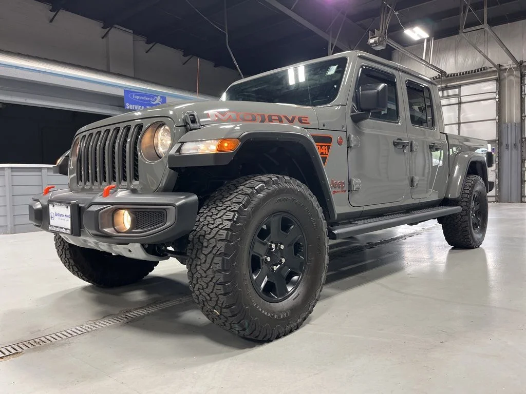 Used 2021 Sting-Gray Clearcoat Jeep Mojave image 3