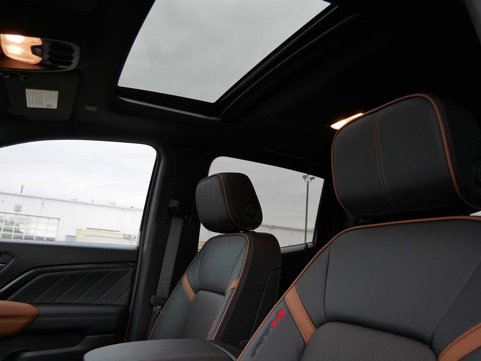 2026 GMC Canyon AT4 - Photo 18