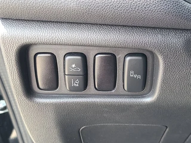 Used 2024 Silver Mitsubishi S image 18