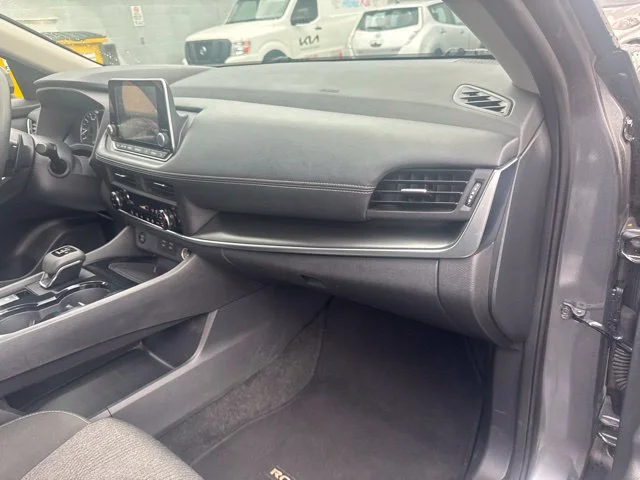 Used 2024 Gray Nissan SV image 15