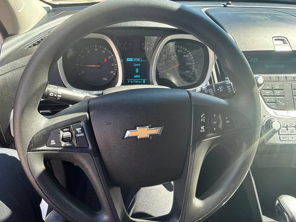 Used 2015 SUMMIT WHITE Chevrolet LS image 9