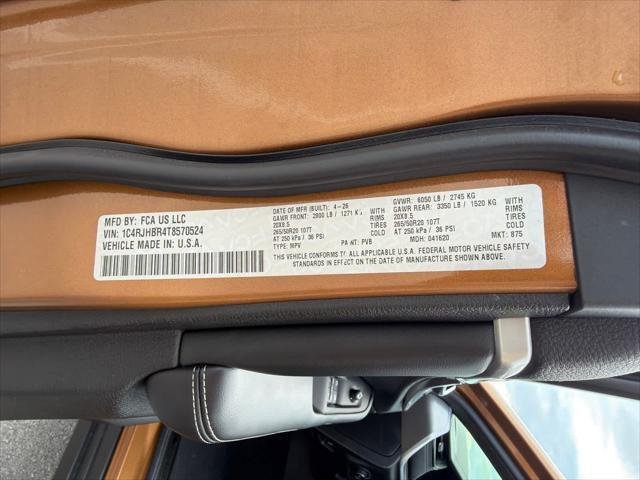 New 2026 Copper Shino Metallic Clear-Coat Exterior Paint Jeep Limited image 30