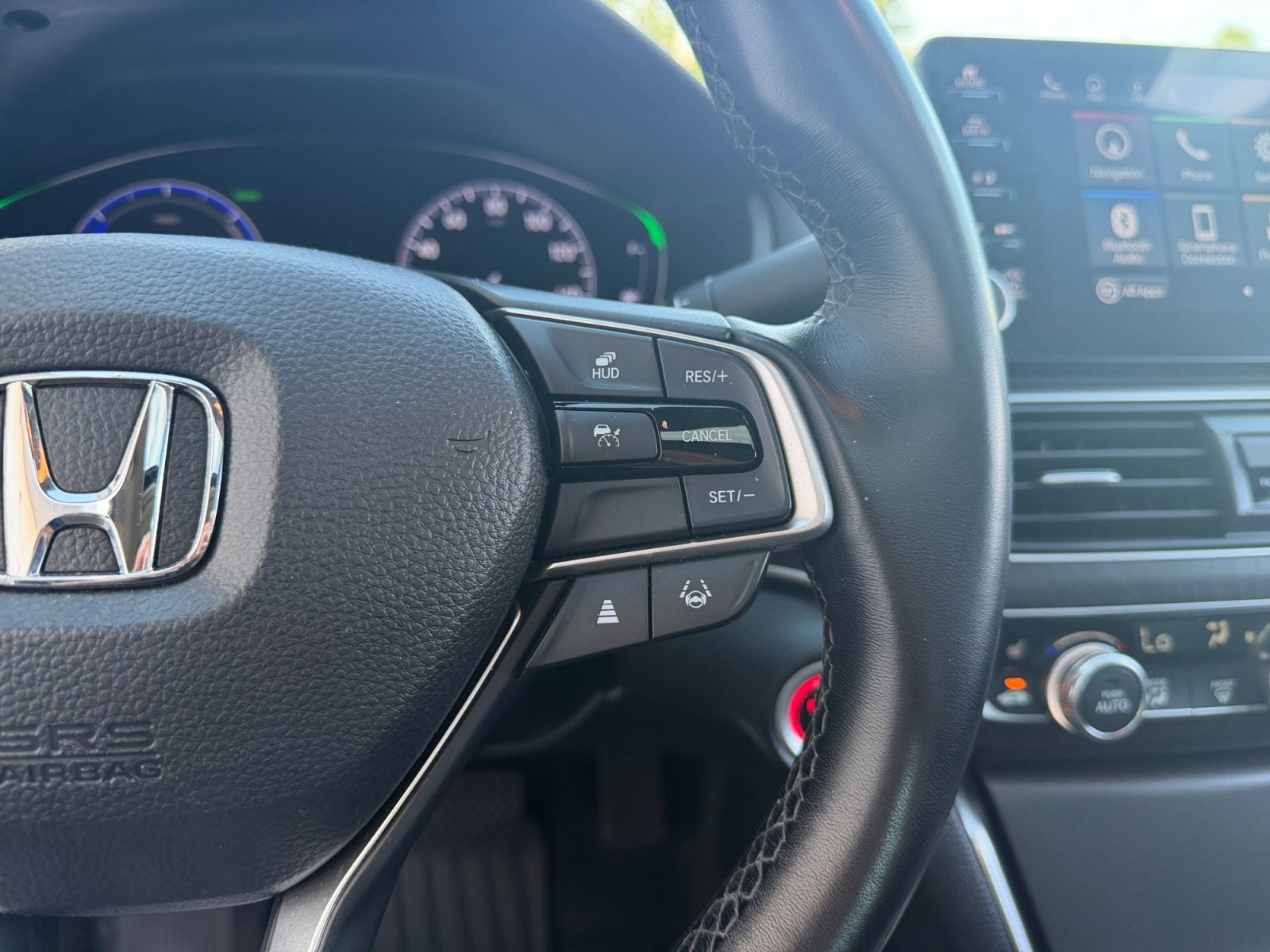 2022 Honda Accord Hybrid Touring - Photo 12