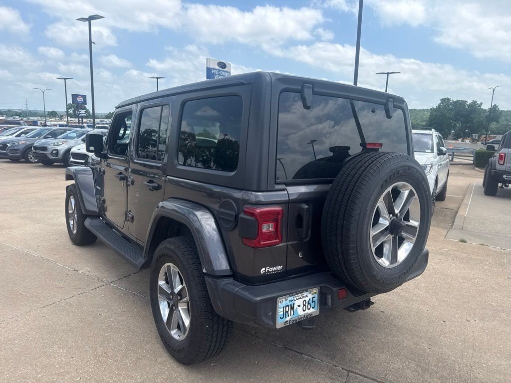 Used 2019 Granite Crystal Clearcoat Metallic Jeep Unlimited Sahara image 3