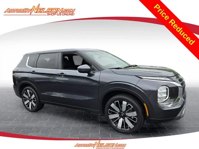 Used 2025 Gray Mitsubishi SE image 1