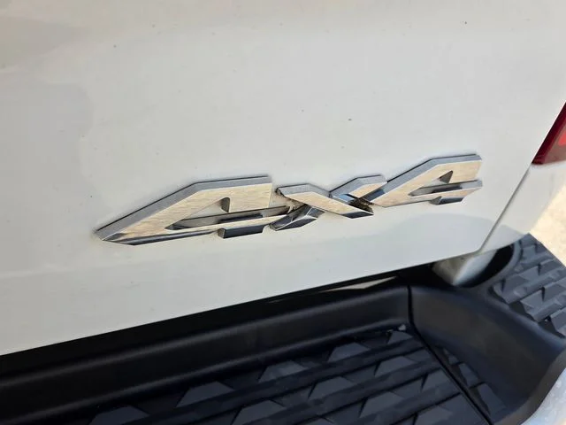 Used 2022 White Ram Laramie image 13