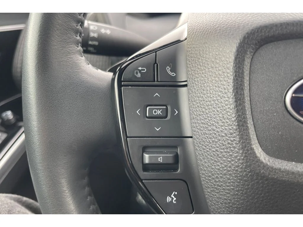 Used 2024 Cosmic White Pearl Subaru Premium image 34