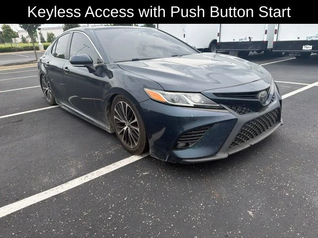 Used 2018 Blue Toyota SE image 3