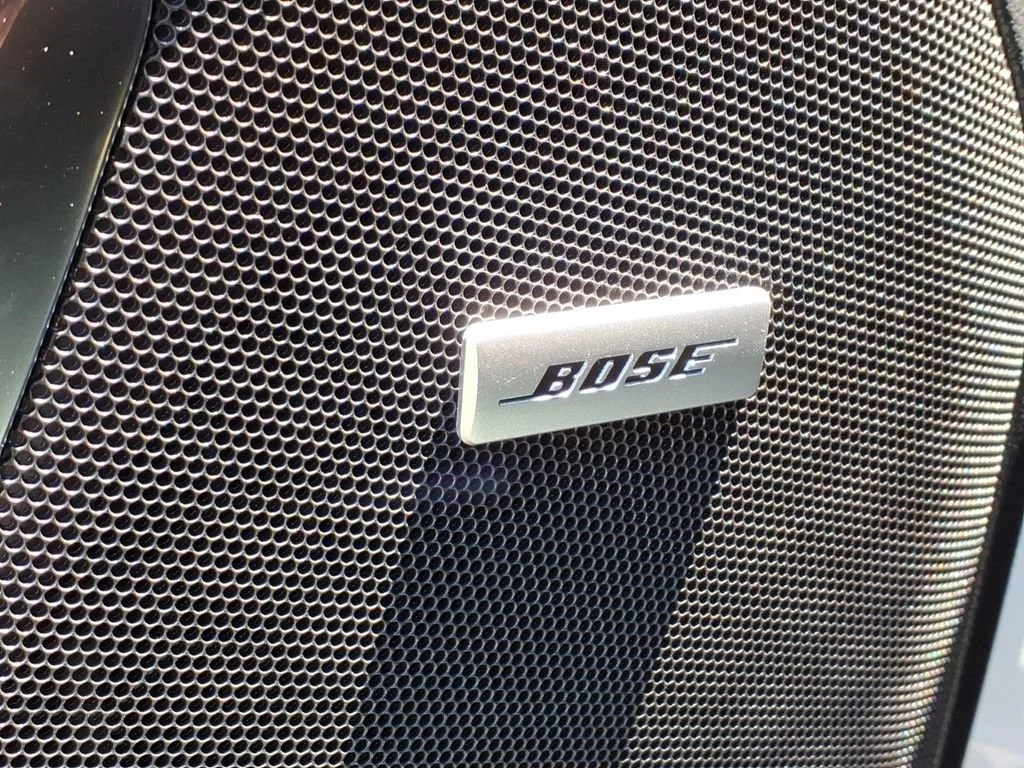 New 2026 Summit White GMC Elevation image 18