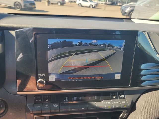 Used 2025  Toyota LE image 21