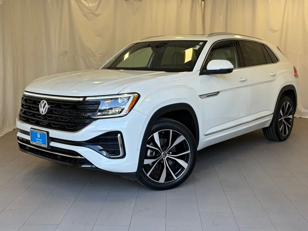 2025 Volkswagen Atlas Cross Sport 2.0T SEL Premium R-Line 4MOTION's photo