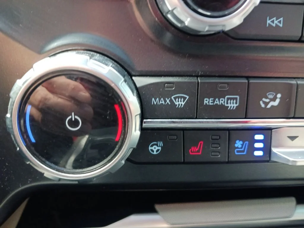 Used 2025 Black Ford Platinum image 26