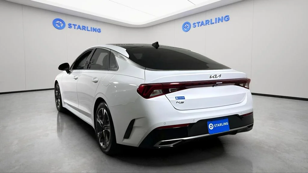Used 2022 White Kia EX image 6