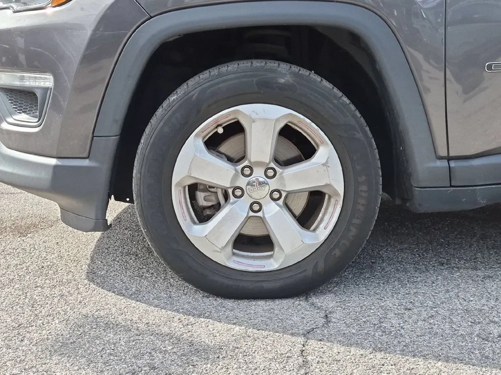 Used 2019 Gray Jeep Latitude image 23