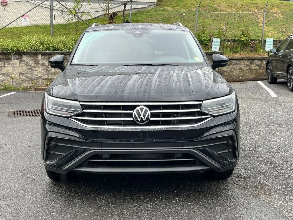 Used 2023 Black Volkswagen 2.0T SE image 6
