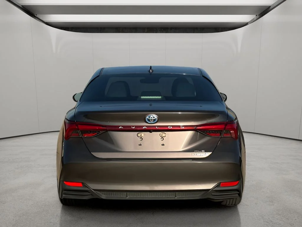 Used 2020 Brownstone Toyota Hybrid XLE image 5