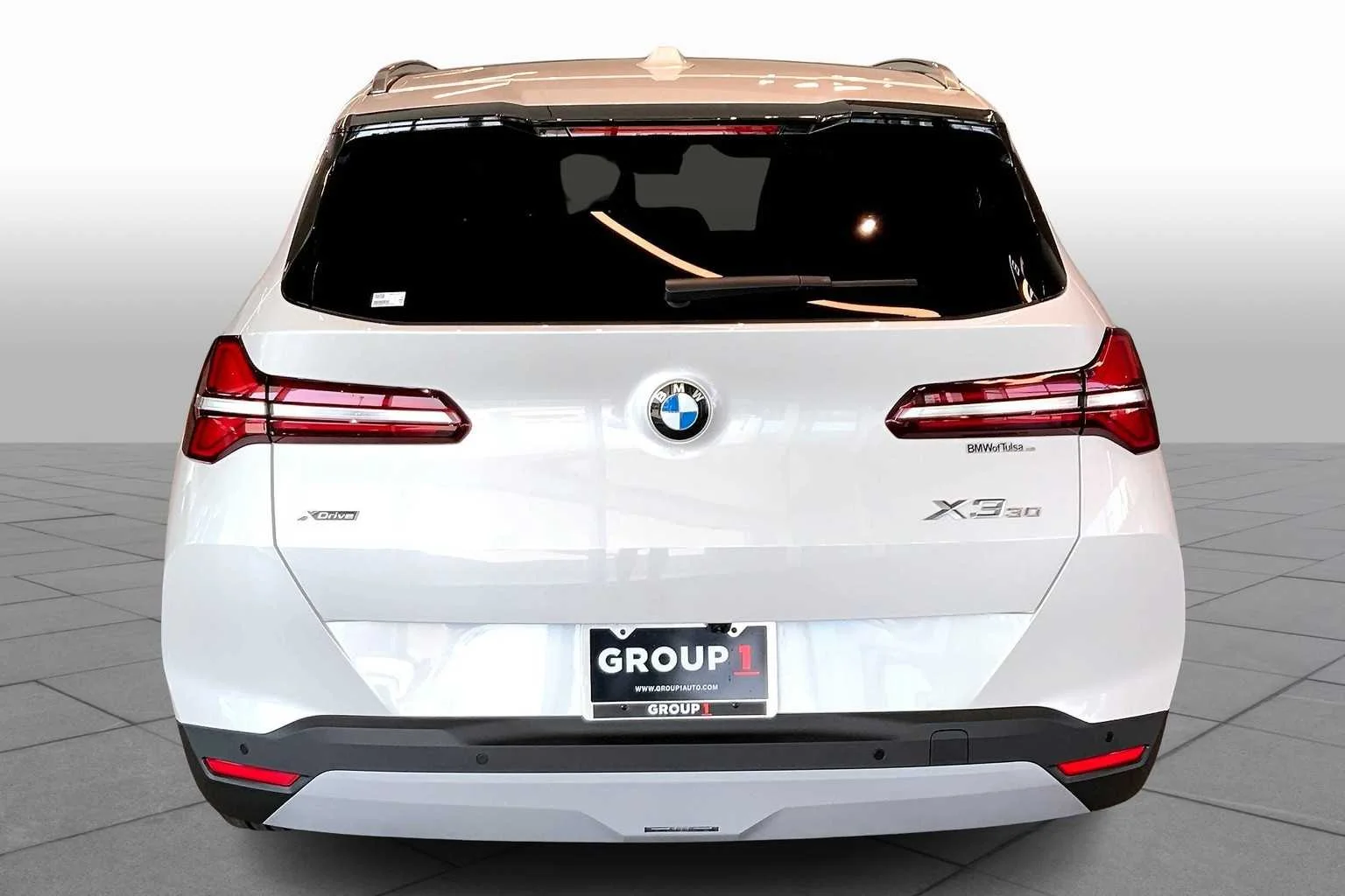 New 2026 Mineral White Metallic BMW 30 xDrive image 4