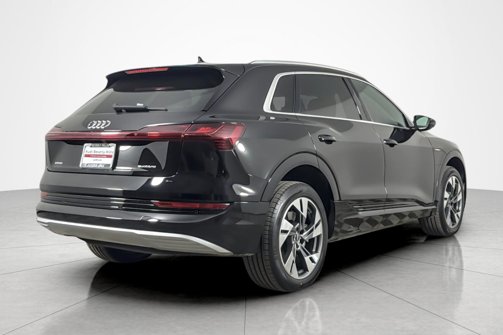 Used 2022 Brilliant Black Audi Premium quattro image 5