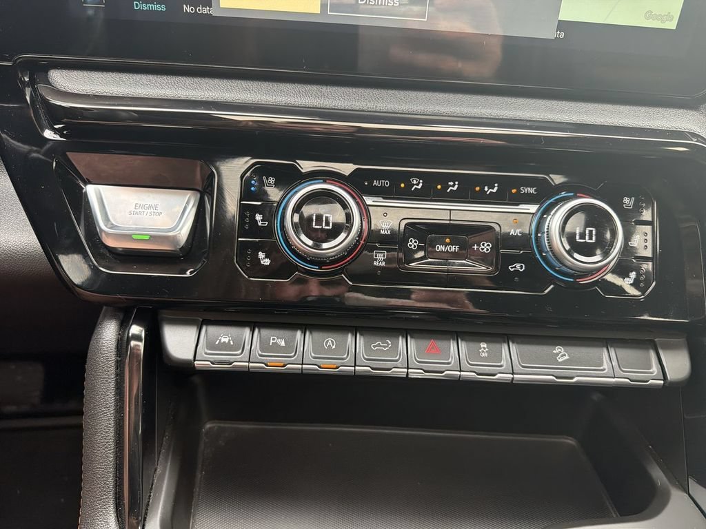 Used 2024 Sterling Metallic GMC AT4 image 17