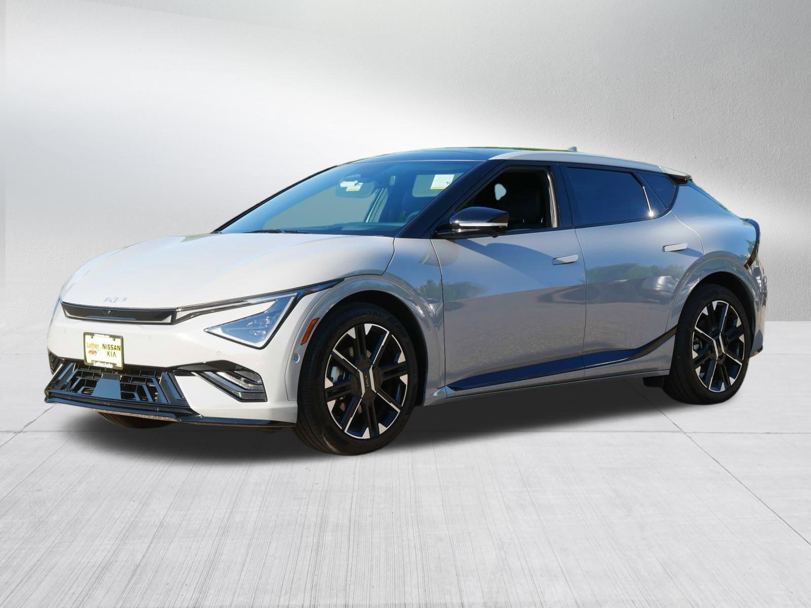 Used 2025 Wolf Gray Kia GT-Line image 3