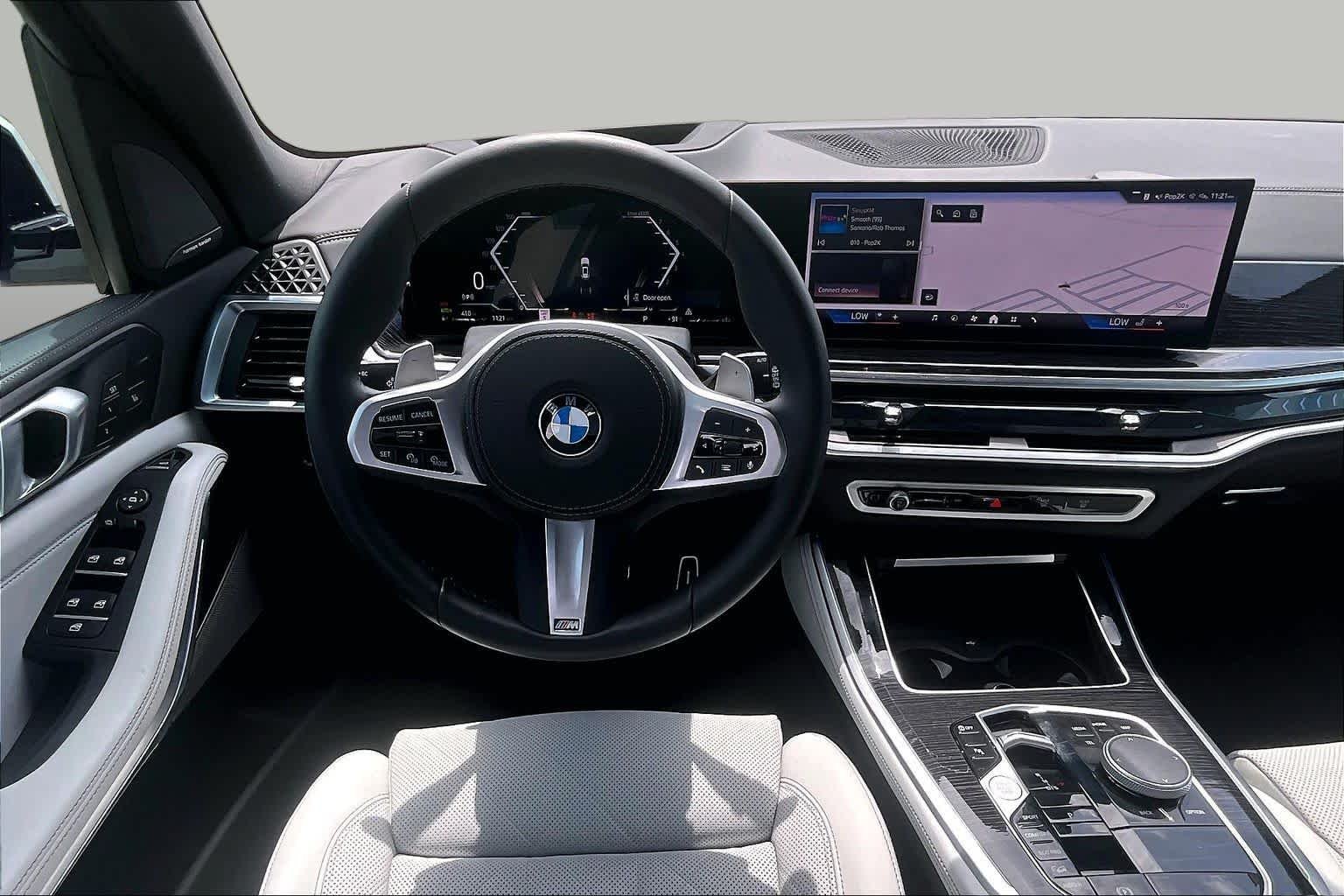 Used 2025 Alpine White BMW xDrive40i image 5