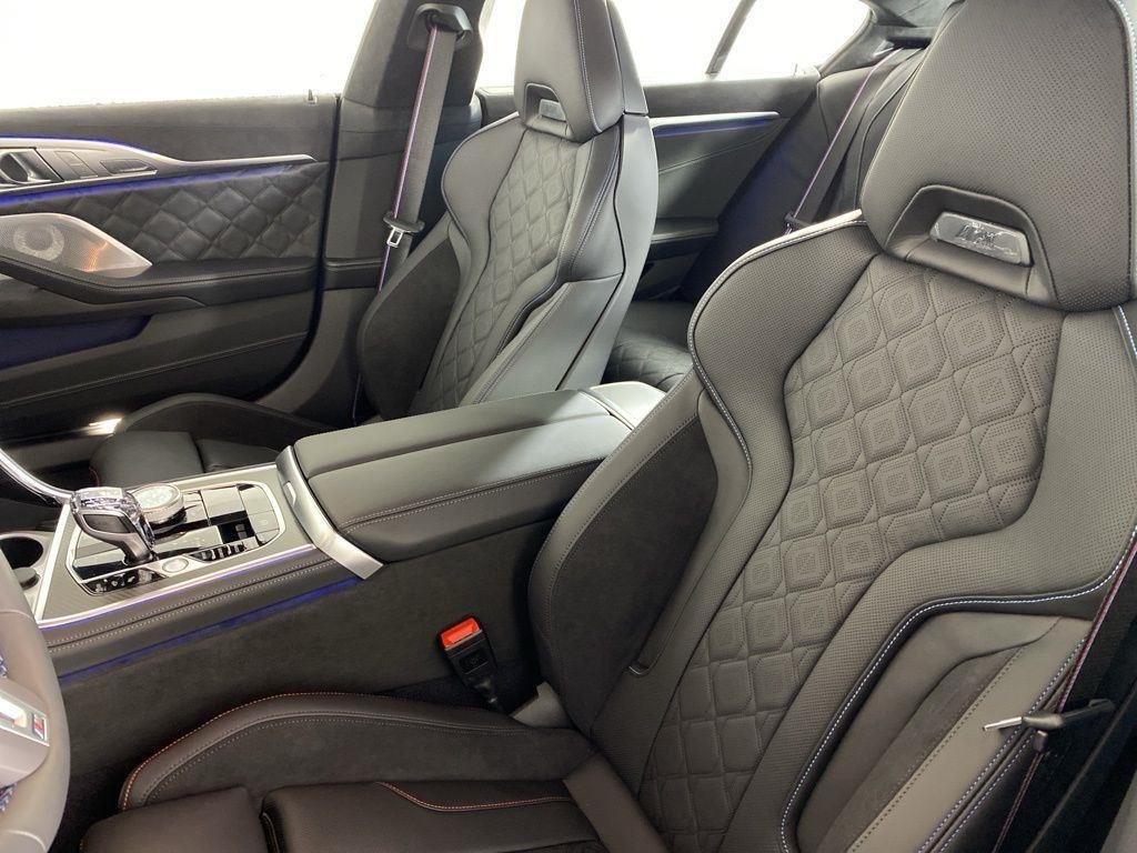 2026 BMW 8 Series M850i - Photo 7
