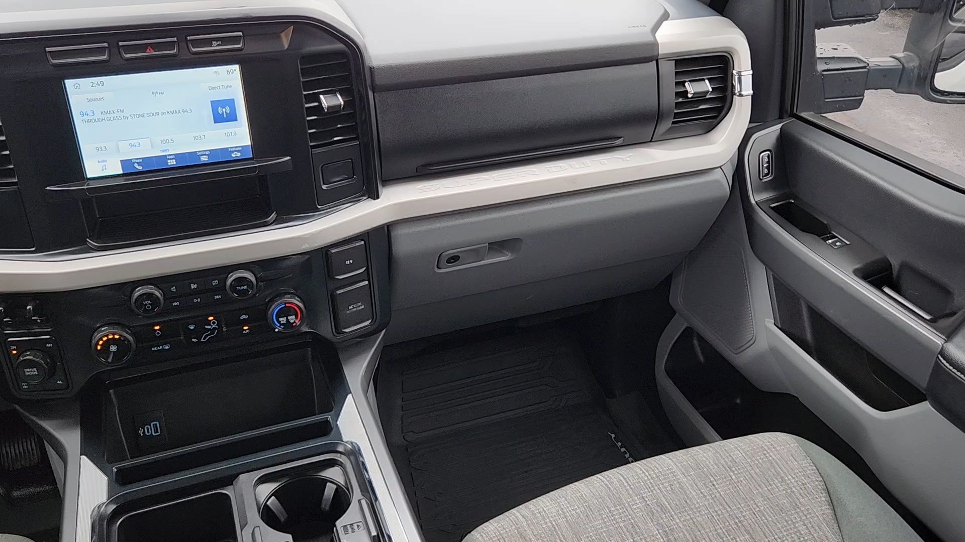 Used 2023 Oxford White Ford XLT image 6