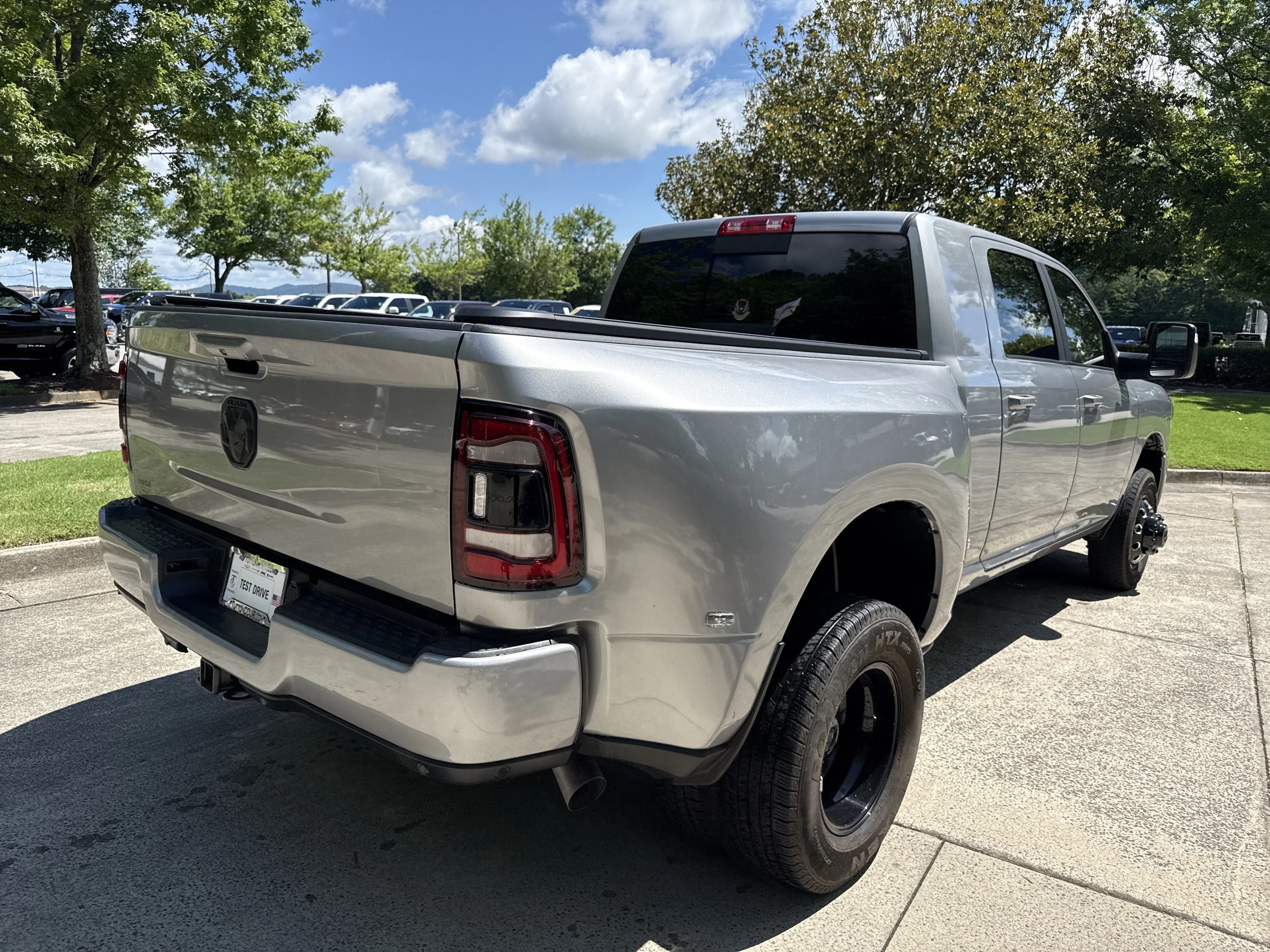 Used 2024 Billet Silver Metallic Clearcoat Ram Laramie image 7