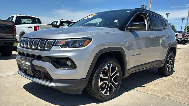 Used 2022 Silver Jeep Limited image 5