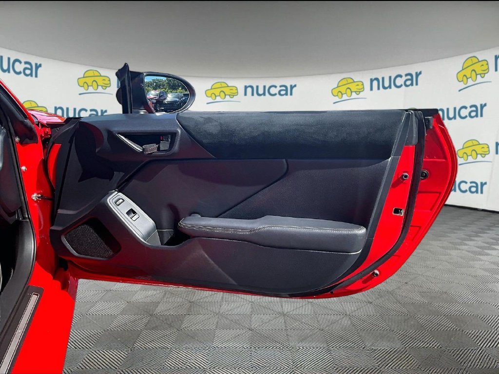 Used 2023  Toyota Premium image 12