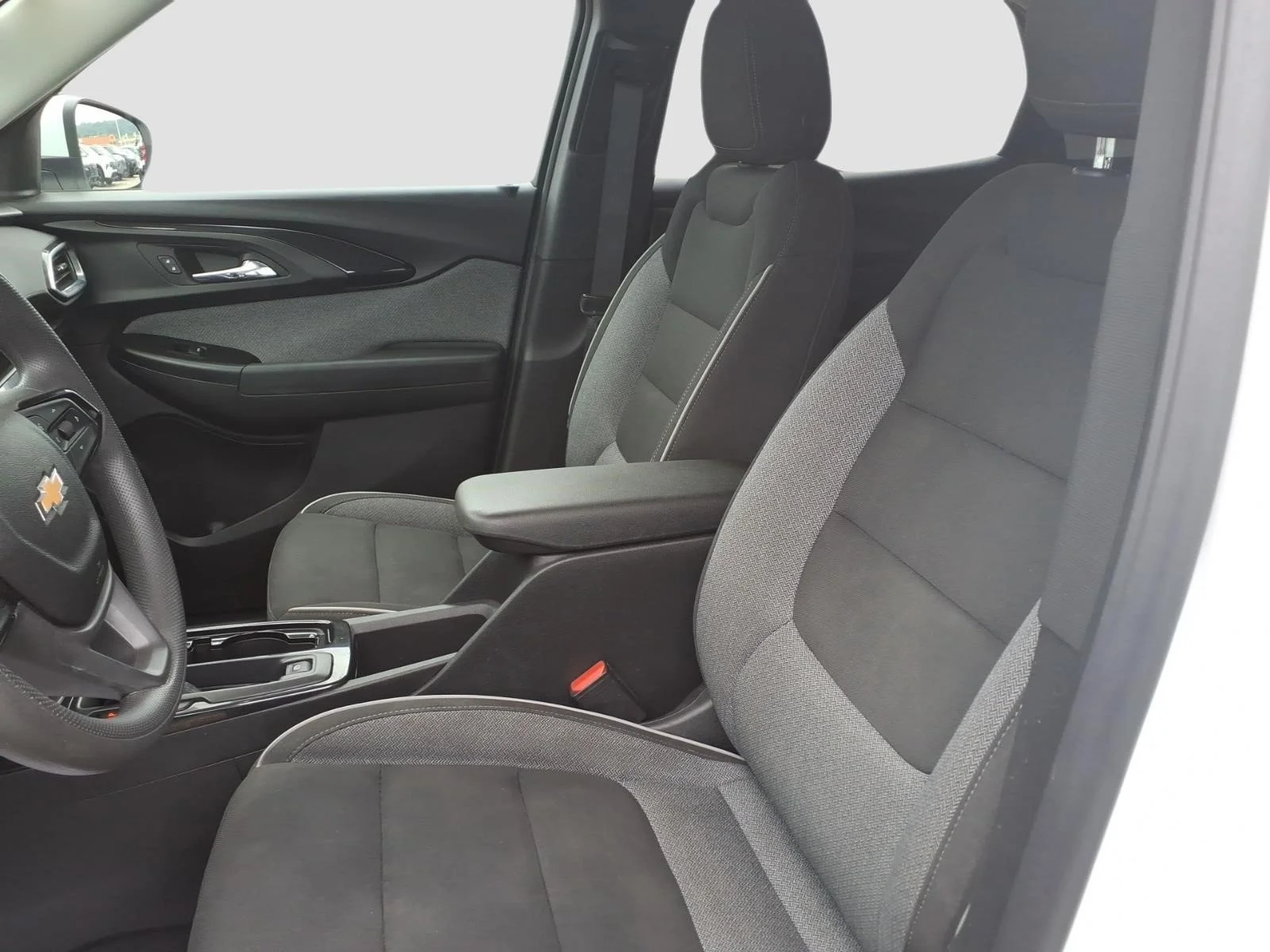 Used 2022 Summit White Gaz Chevrolet LT image 11